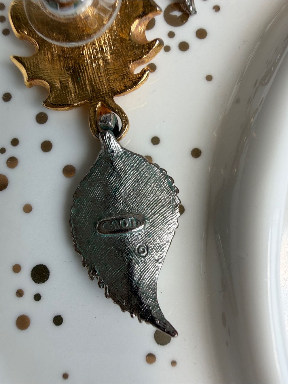Vintage Avon Leaf Two Toned Gold and Silver Drop Earrings - Picture 5 of 5
